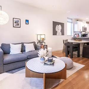 Holiday home Ballard's Pet-friendly Mid Century + Rooftop Deck, Seattle