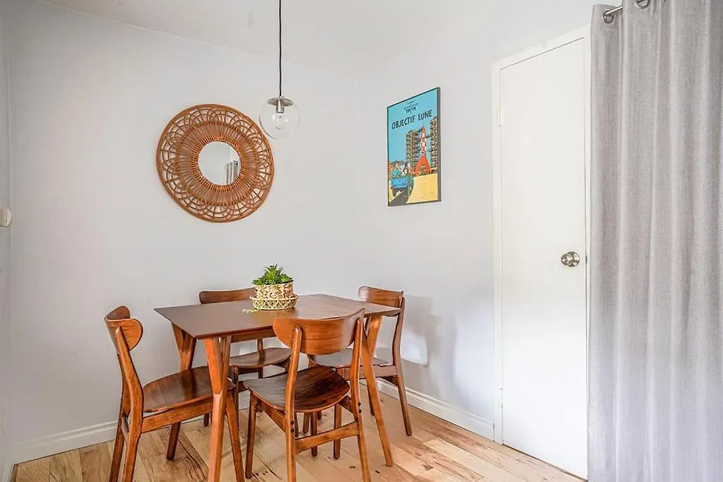 Tranquil 2Br Downtown Condo, Parking, King Bed Seattle